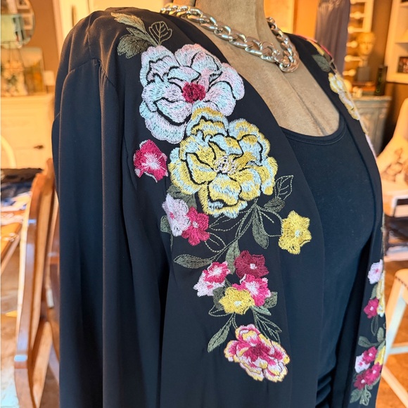 Torrid Black Floral Embroidered Kimono - Picture 6 of 6